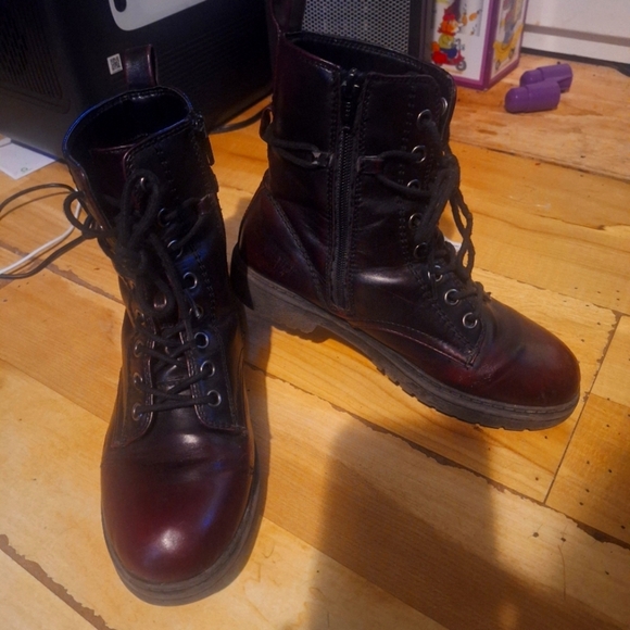 Kohls - Burgandy Combat Boots - Picture 1 of 8